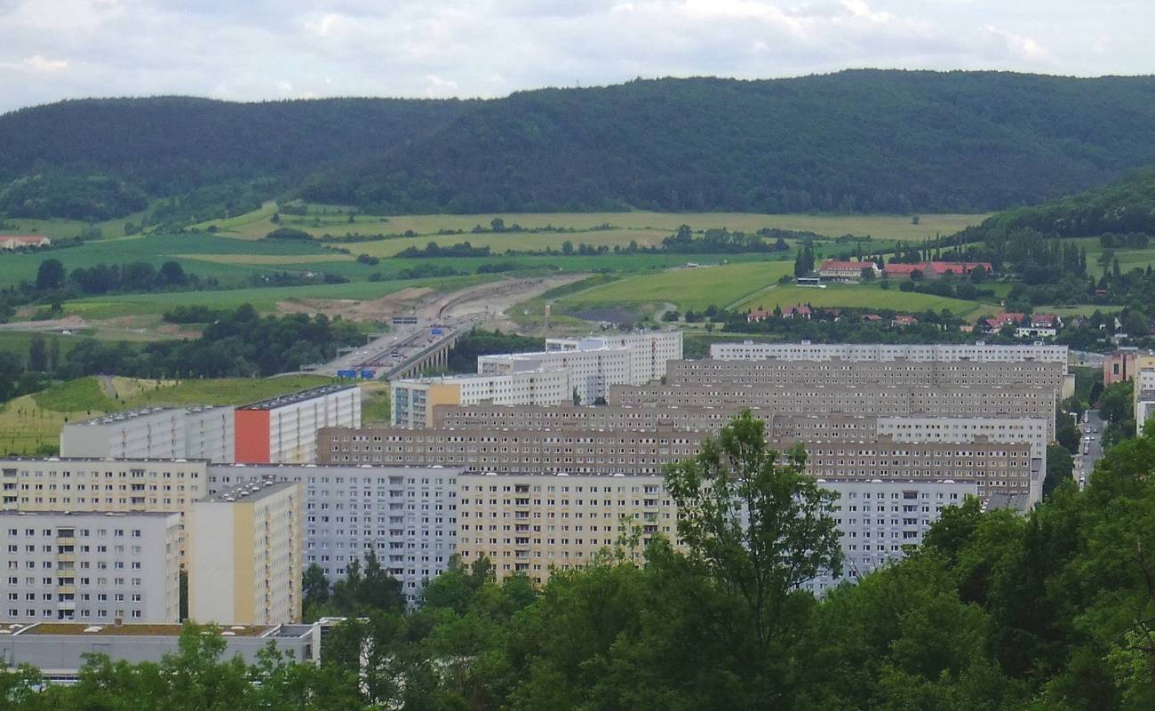 Zwischen den Hochhaus-Reihen sollen sich sogar Rasenplätze befinden