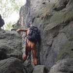 [de]Durch den Papststein[en]Through the Pope's Stone