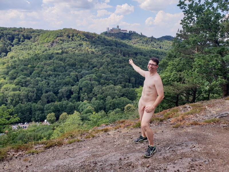 Jul 14: Aufgestiegen aus den Schluchten erreichten die Wanderer immer mal wieder über eine Höhe mit Blick auf das Weltkulturerbe