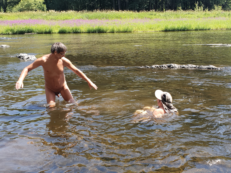 Jul 19: Zur Abkühlung in den See